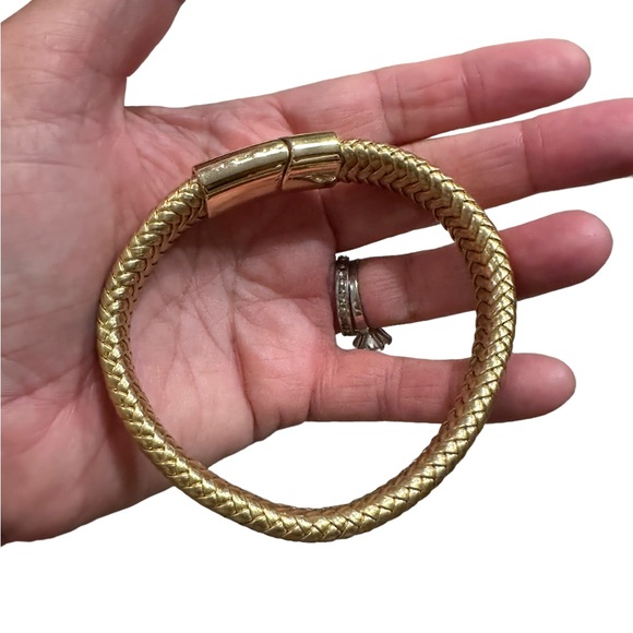 Gold Woven Magnetic Close Bangle Bracelet - Picture 8 of 8